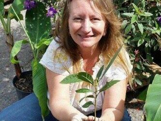 Meet the Garden Maker: Loretta Buckner, of We Grow From Here